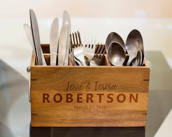 Nombre de la familia Silverware Caddy, soporte para utensilios de cocina, personalizar cosas de cocina, Picnic Caddy, portaherramientas de cocina, regalo de inauguración de la casa, personalizado
