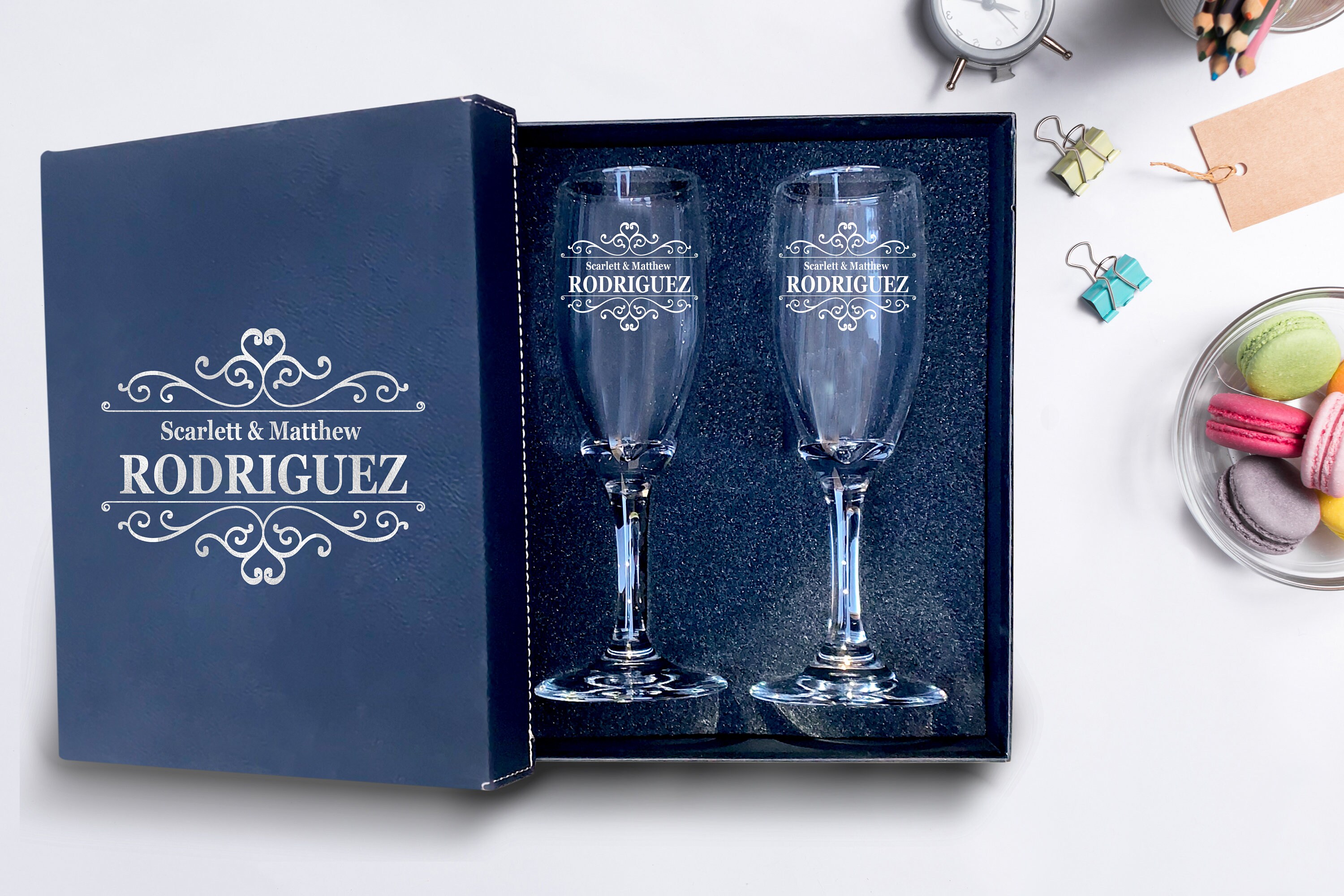 Set of 2 champagne flutes, personalized First names & Last name engra…