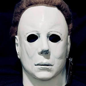 Officially licensed Michael Myers Mask - Trick or Treat Studios