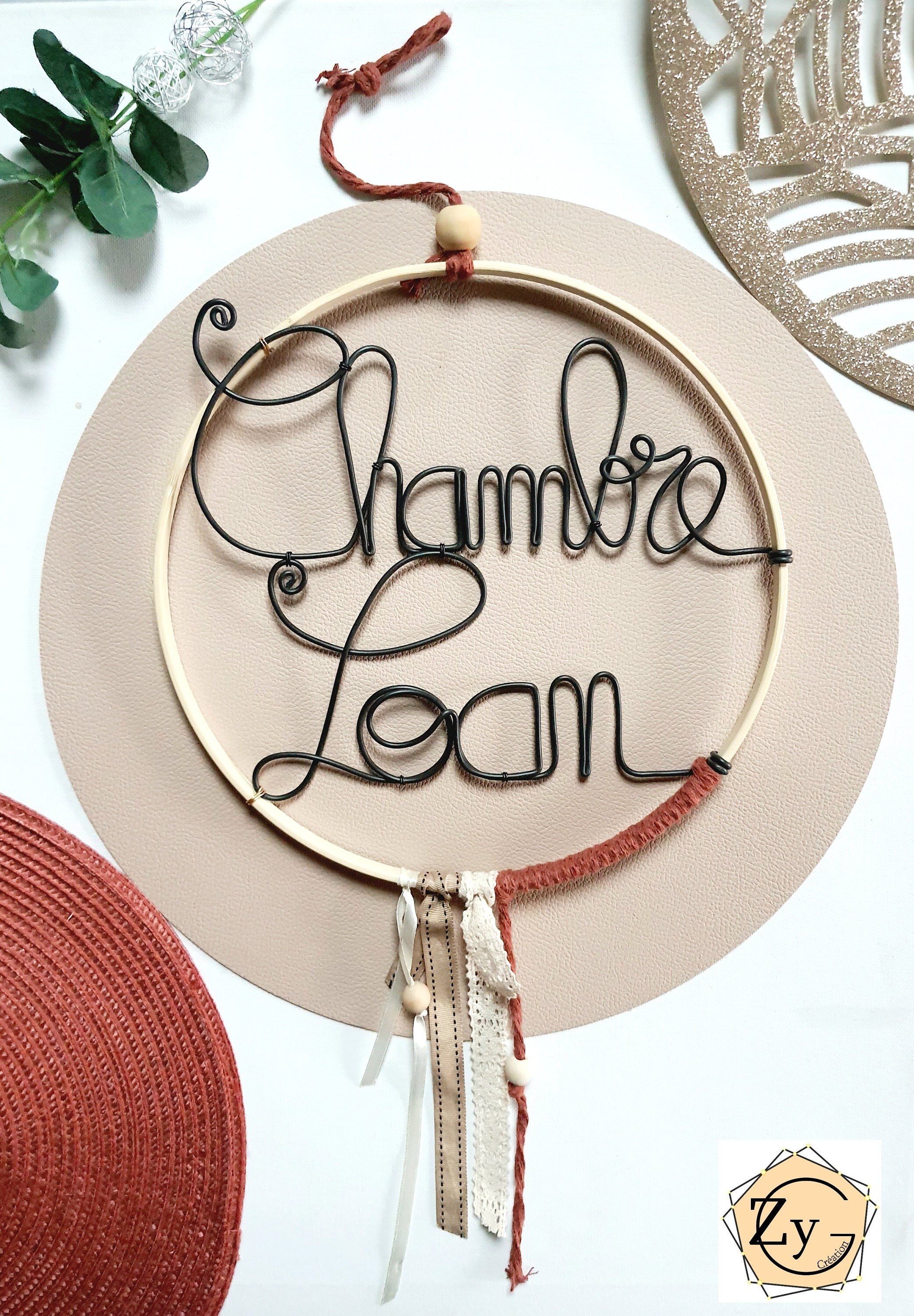 Couronne avec Cercle Décoré et Prénom Pour Plaque de Porte Personnalisée