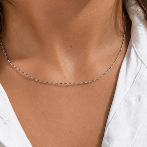 Halskette aus 925er Sterlingsilber mit facettierten, rechteckigen Gliedern • Minimalistische und zarte Halskette • Geschenk für Frauen • Sterlingsilber-Halskette
