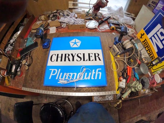 クライスラー USA看板 ホーロー看板 CHRYSLER PLYMOUTH Chrysler Plymouth Lighted Sign 21x21x3 Inch - Etsy Israel