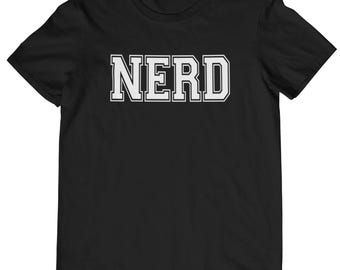 Camiseta NERD Varios tamaños y colores Varios tamaños/colores