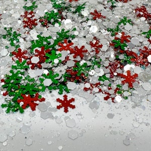 Red and Green Snowflake Shape Mix Glitter, Christmas Eve Day Solvent Resistant Glitter For tumblers Polyester nail art confetti for slime