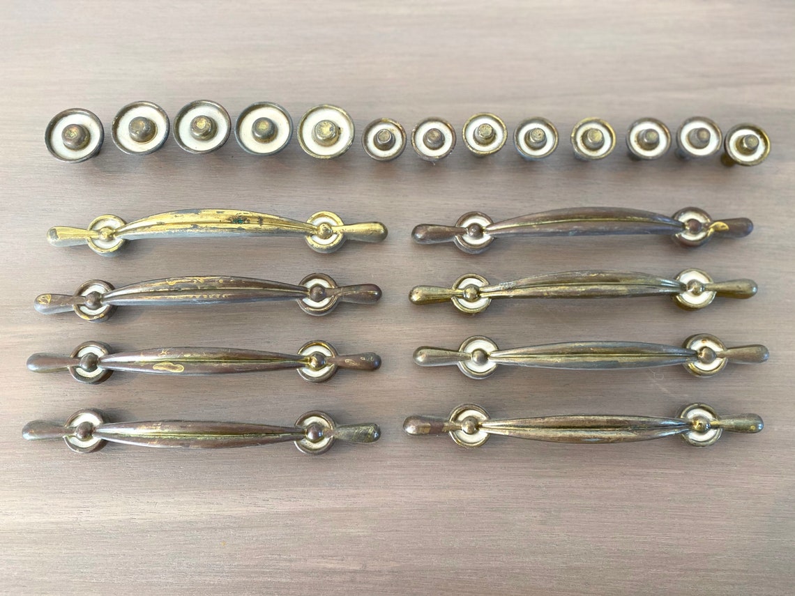 1 MCM Bassett Mid Century Modern Dresser Pull Hardware Furniture Knob