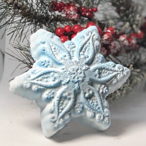 Frosted Snowflake Bath Bomb