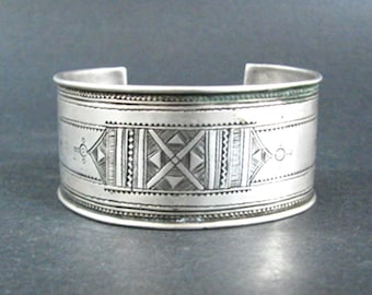 Tuareg Open Cuff Bracelet in Silver and Copper - Finely Chiseled