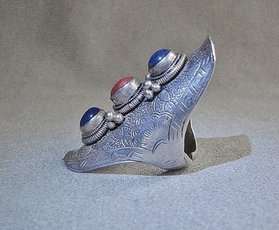 Large Chinese Silver Lapis Lazuli and Coral Ring … - image 4