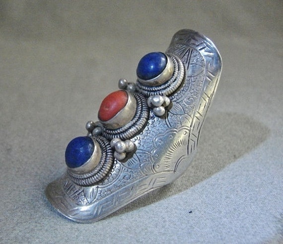 Large Chinese Silver Lapis Lazuli and Coral Ring … - image 6