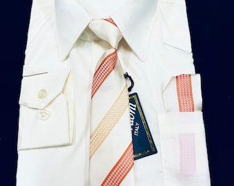 ¡En oferta! Camisa formal de manga larga color marfil para niño, por tiempo limitado, con corbata a juego.