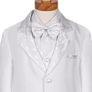 Boys White 2 button tuxedo suit with shiny diamond pattern lapel complete set with tie vest shirt and pants for First communion and Baptism