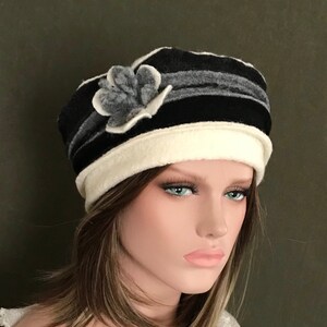 Chapeau Anais Ivoire-gris-noir. Chapeau femme. Bonnet dhiver. Toque en laine bouillie. image 5