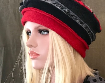 Chapeau Anais Rouge-Noir-Gris. Chapeau femme . Bonnet d'hiver en laine bouillie . Toque .