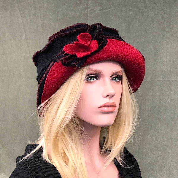 Chapeau Jasmin Noire-Rouge. Chapeau femme . Bonnet d'hiver en laine bouillie .