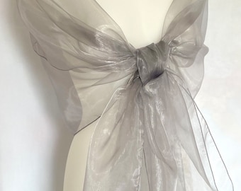 Etole organza grise. Châle organza .Etole 250x75cm. Étoile mariage, cérémonie, cocktail. Noel, soirée , fête de fin d'année.Echarpe .