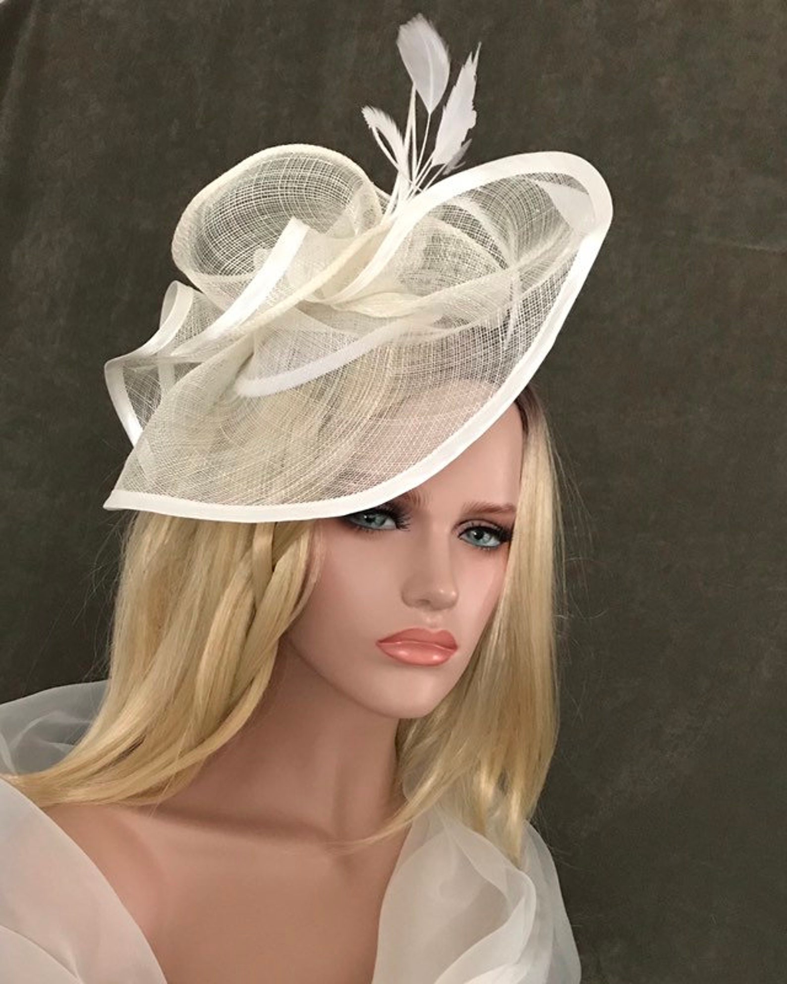 Chapeau De Soleil Biche De Béré - Couleur Ivoire - Taille M (57 Cm) - Paille Et Tulle - Neuf