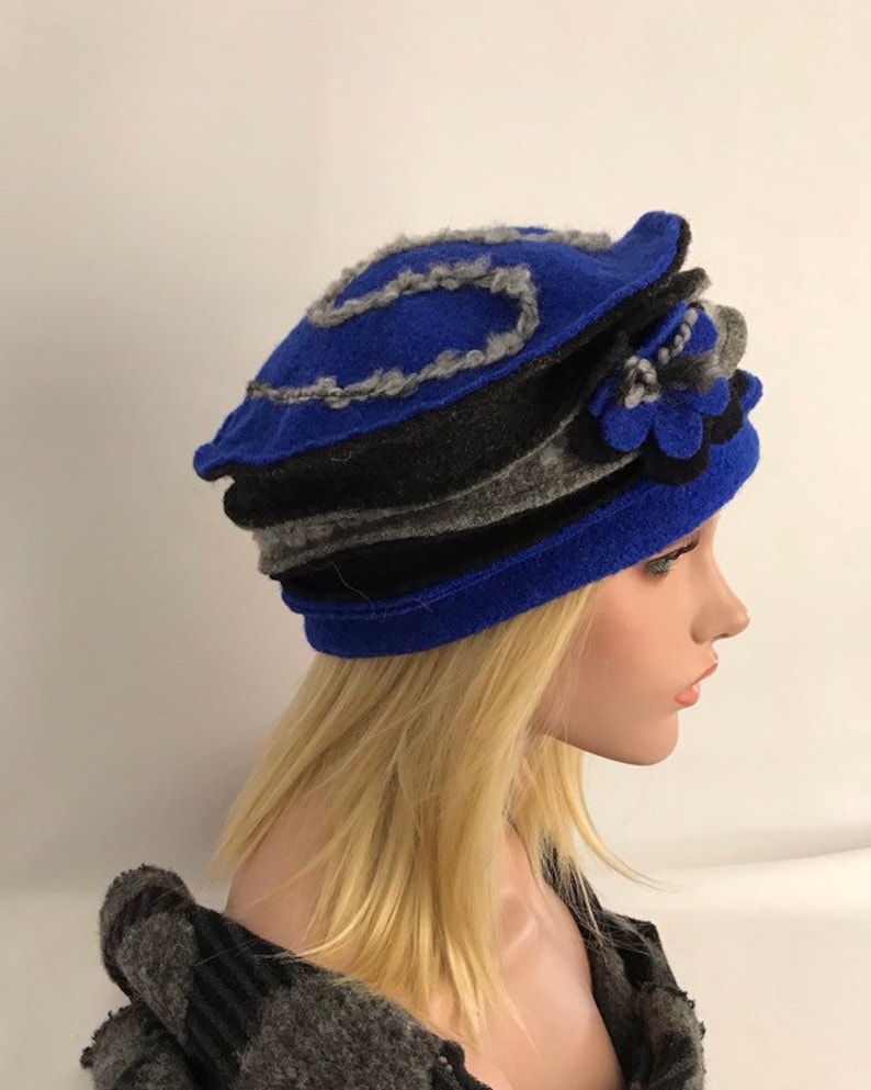 Chapeau femme . Chapeau Anais Bleu royal Gris Noir en laine bouillie . Chapeau d'hiver . Bonnet en laine . Toque . image 6