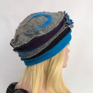 Chapeau Femme . Chapeau Anais Turquoise-violet gris en laine bouillie . Chapeau d'hiver . Bonnet en laine bouillie . Toque femme . image 3