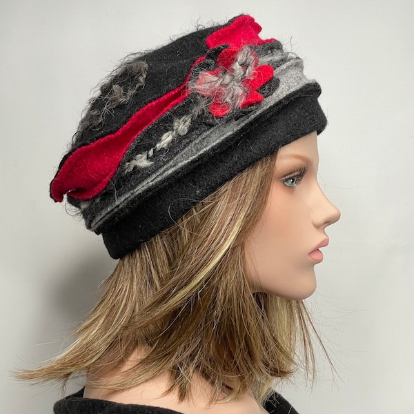 Chapeau Femme . Chapeau Anais Noir-Rouge -Gris en laine bouillie . Bonnet femme . Bonnet d'hiver . Bonnet en laine . Toque femme laine .