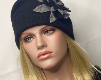 Chapeau femme Emie couleur noire. Bonnet d’hiver. Toque femme. Chapeau en laine bouillie.