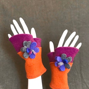 Orange-Fuchsia mittens.Women&#39;s boiled wool mitten. Winter mittens.