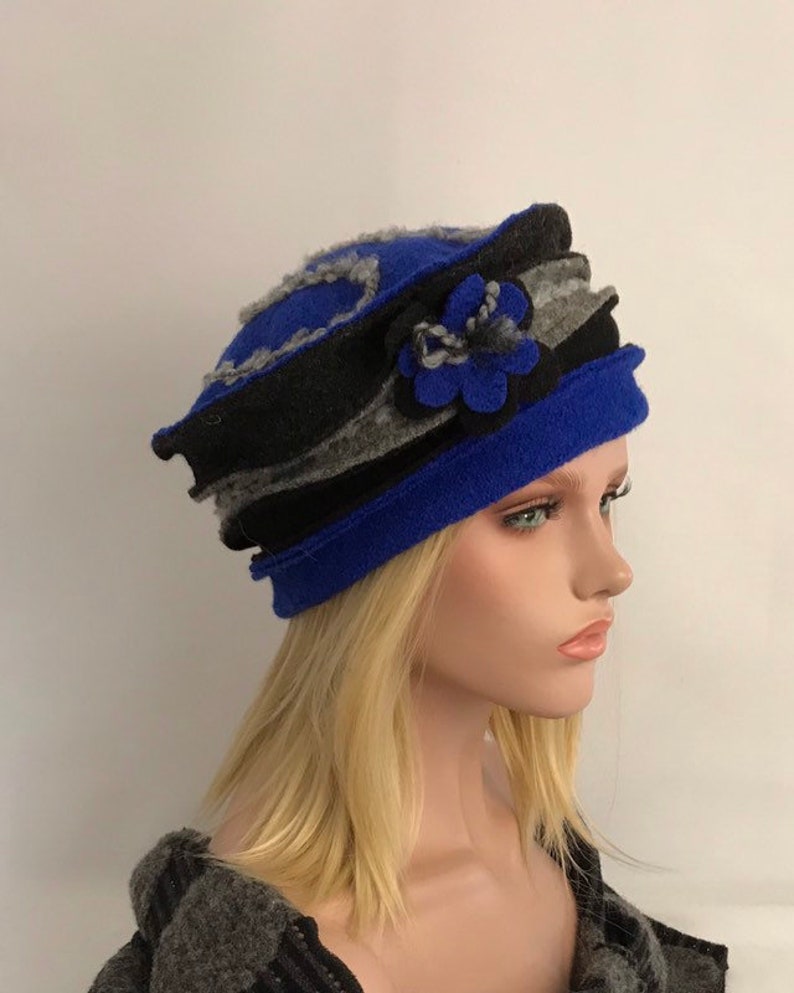 Chapeau femme . Chapeau Anais Bleu royal Gris Noir en laine bouillie . Chapeau d'hiver . Bonnet en laine . Toque . image 8