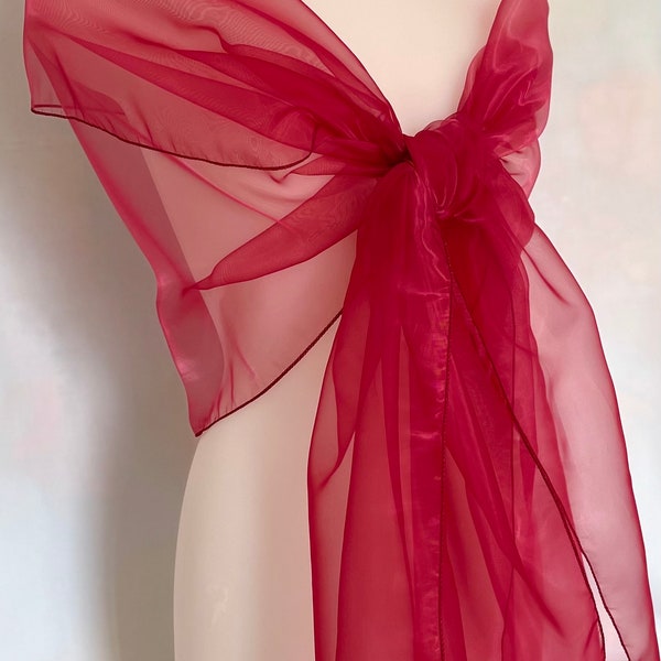 Étole rouge en organza. Grande étole 250x75cm. Étoile mariage, cérémonie, cocktail. Noel, soirée , fête de fin d'année.