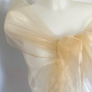 Etole organza Doré . Châle , écharpe . Grande étole 250x75cm. Étole mariage, cérémonie, cocktail. Noel, soirée , fête de fin d'année. image 1