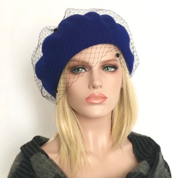 Béret Paris Bleu Royal . Chapeau femme . Bonnet d'hiver . Chapeau Cérémonie . Béret en laine avec voilette . Chapeau Mariage .