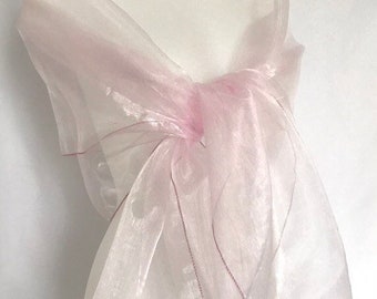 Étole organza rose pâle. Châle , écharpe . Grande étole 250x75cm. Étole mariage, cérémonie, cocktail. Noel, soirée , fête de fin d'année.