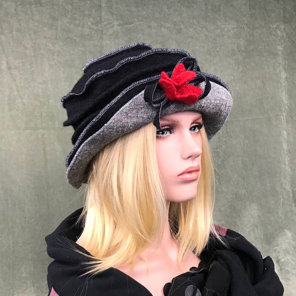 Chapeau Jasmin Noir-Gris. Chapeau femme . Bonnet d'hiver en laine bouillie .