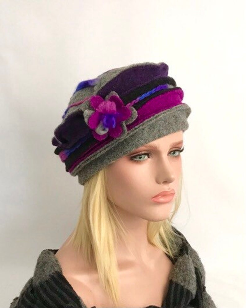 Chapeau Femme . Chapeau Anais Gris-Violet-Fuchsia en laine bouillie . Chapeau d'hiver . Bonnet en laine . Toque . image 5