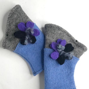 Women&#39;s winter mittens in boiled wool. Gray/sky blue mittens. Warm mittens. Women&#39;s boiled wool gloves.