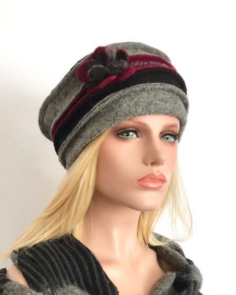 Chapeau femme .Chapeau Anais Gris Bordeaux Noir en laine bouillie .Chapeau d'hiver . Toque .Bonnet laine . image 3