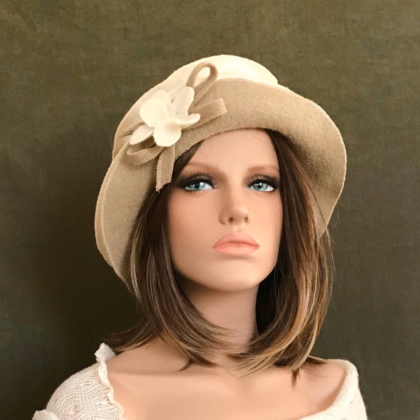 Chapeau Jasmine Ivoire-Beige.Chapeau femme en laine bouillie . Chapeau et bonnet d'hiver .