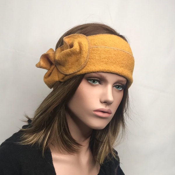 Bandeau Anna en laine bouillie couleur jaune moutarde. Bandeau cheveux. Bonnet femme. Chapeau femme. Cache-oreilles.