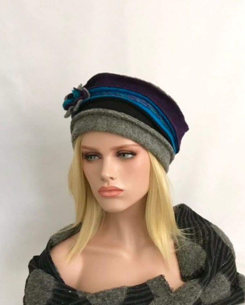 2023 Nuovissimo Cappello Caldo Inverno Donna Paraorecchie Berretto Di Lana Graziosi Cappelli Lavorati A Maglia Femminile Autunno Inverno Moda Berretti Cappello All'ingrosso - Foto 11