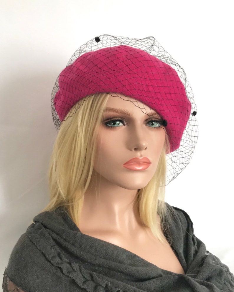 Béret Français Glamour Rose Avec Chaîne Dorée - Taille Unique, Neuf Sans étiquette, Accessoire Mode