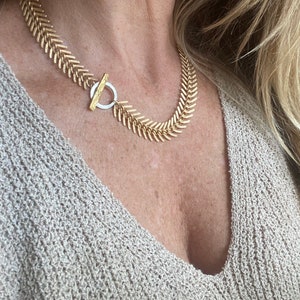 Matte gold fishbone necklace / fishbone toggle clasp necklace / fishbone chain / mixed metal / classic necklace