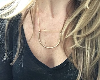 U necklace / gold & silver / geometric necklace / minimalist necklace / delicate necklace / pendant necklace / statement necklace