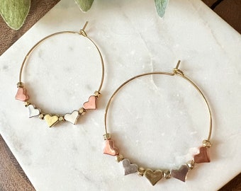 Heart bead hoop earrings / mixed metal earrings / heart earrings / gold - silver - rose gold / hoop earrings /   Metal beaded earrings