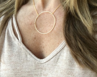 Grote cirkelketting / goud - zilver / geometrische ketting / statement ketting / delicate ketting / gelaagdheid ketting