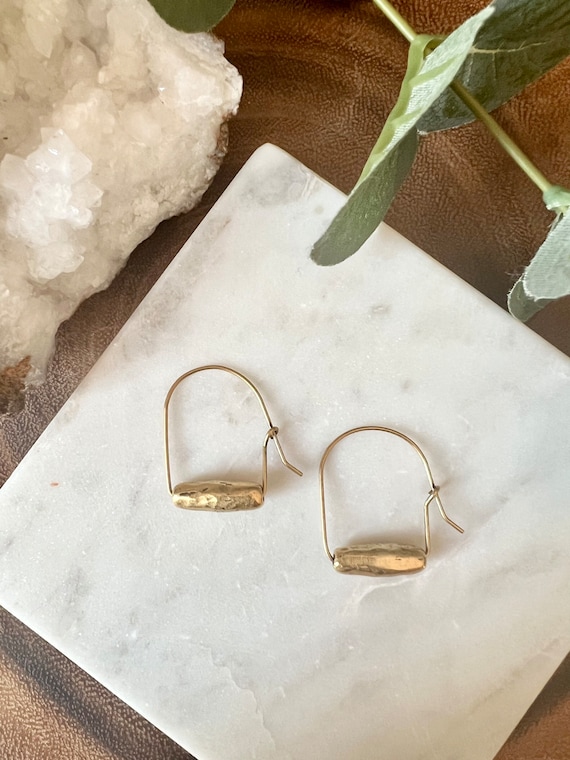 Metal outlet wire earrings