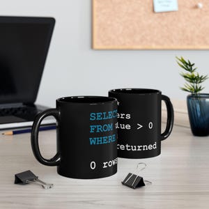 Zwarte koffiemok SQL Query, technisch humorcadeau programmeur