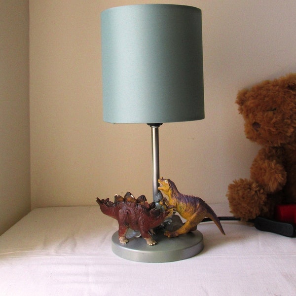 lampe dinosaures vert kaki pièce unique jouets recyclés