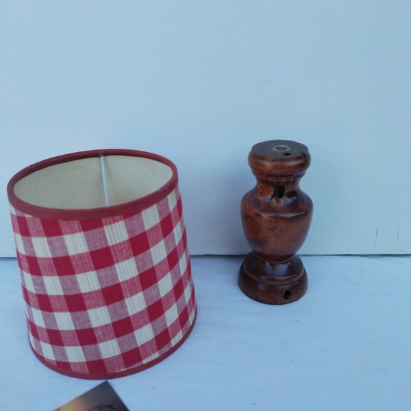 pied de lampe en bois brun foncé vintage classique des années 1960