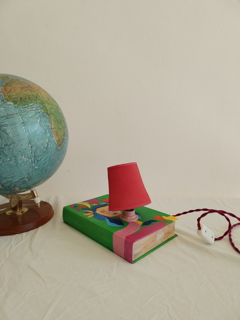 Painted book lamp imagination diverted book decoration psychology image 1