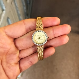 Vintage Dufonte Lucien Piccard Quartz Ladies Watch With Gold  display picture 2