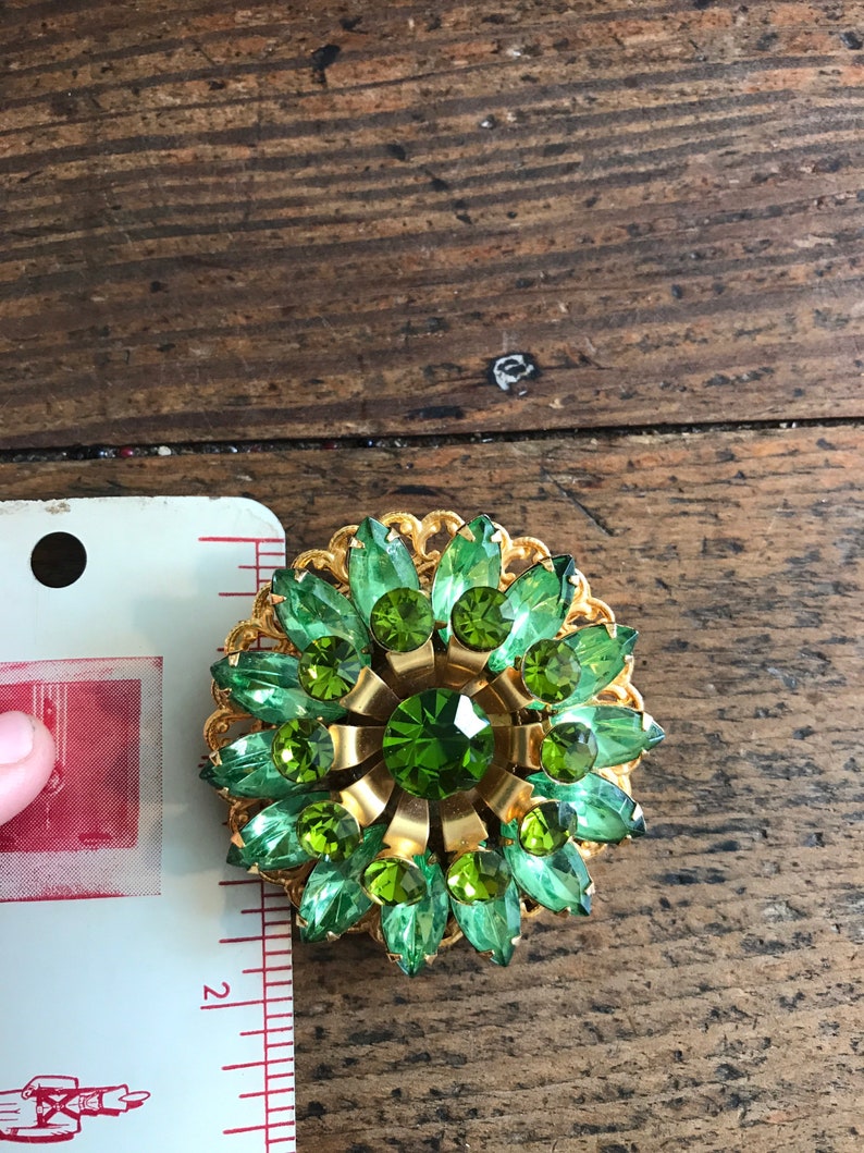 Vintage Costume Jewelry Brooch with Vibrant Two-toned Spring Green Rhinestones in Flower Design Set in Detailed Gold Toned Metal #832