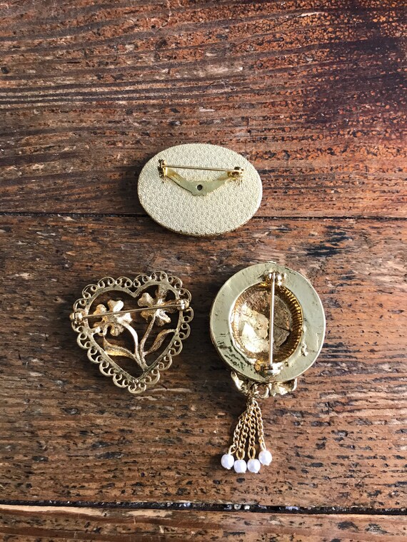 Set of Three Vintage Summertime Brooches, Straw H… - image 2